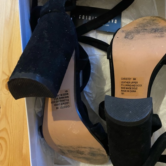 Steve Madden, Black Suede , Christey, size 9 - Picture 3 of 5